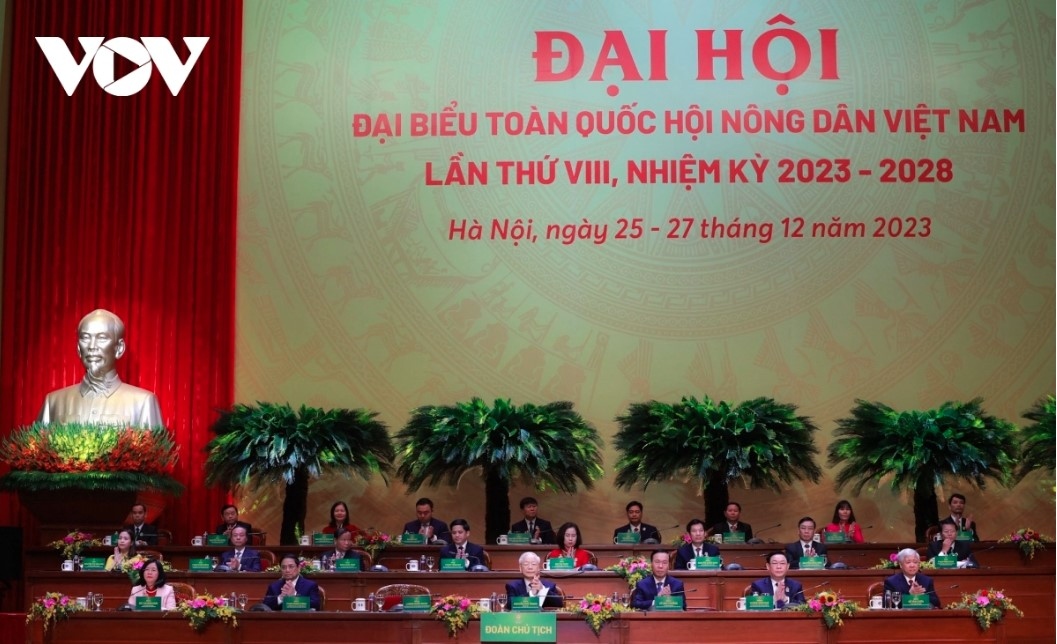 Party leader desires stronger development of Vietnamese peasantry